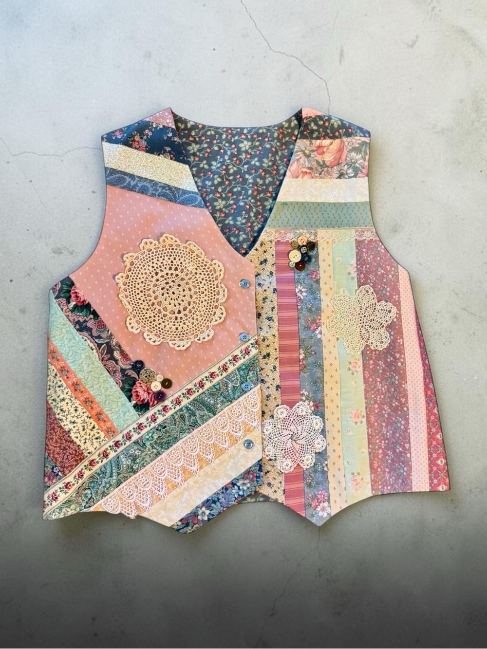 Vtg 80s Pink Quilted Floral Vest Patchwork L/XL Eyelet Crochet Cottage Handmade